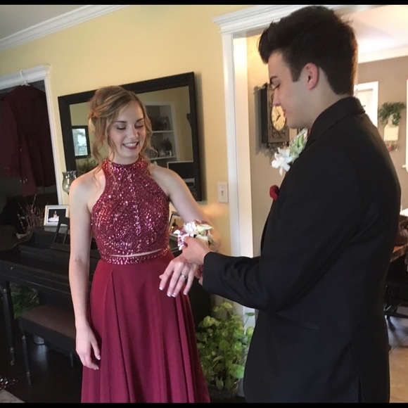 PROM DRESS - Picture 1 of 3